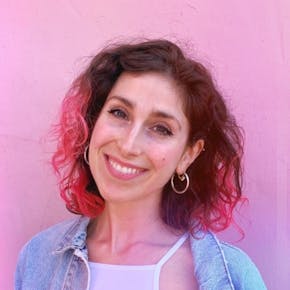 Image of Nina Kahn